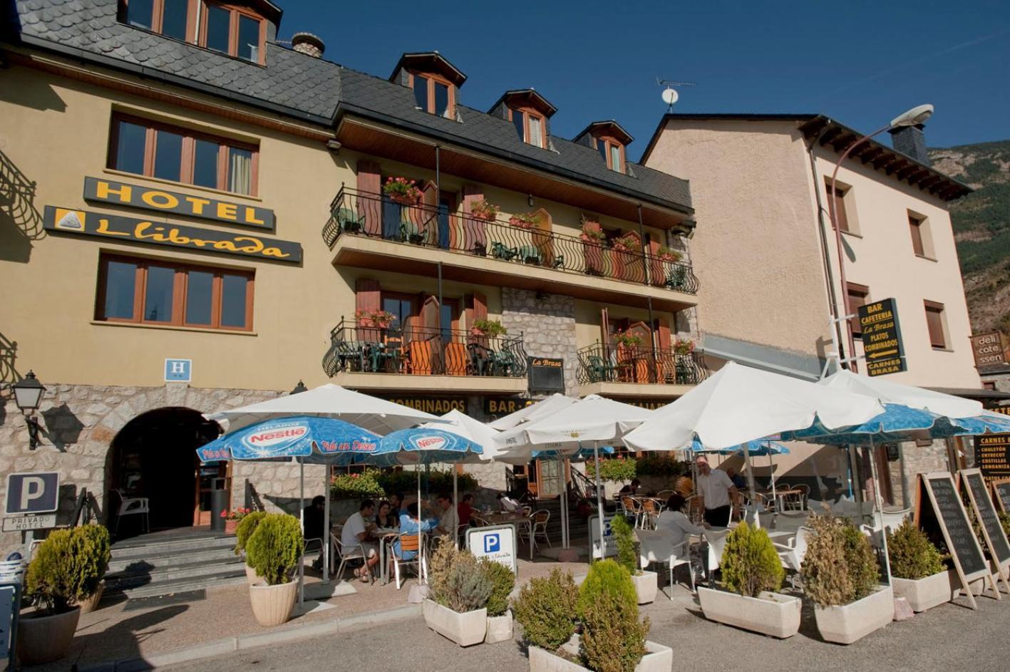 Hotel Llibrada Бенаске Экстерьер фото