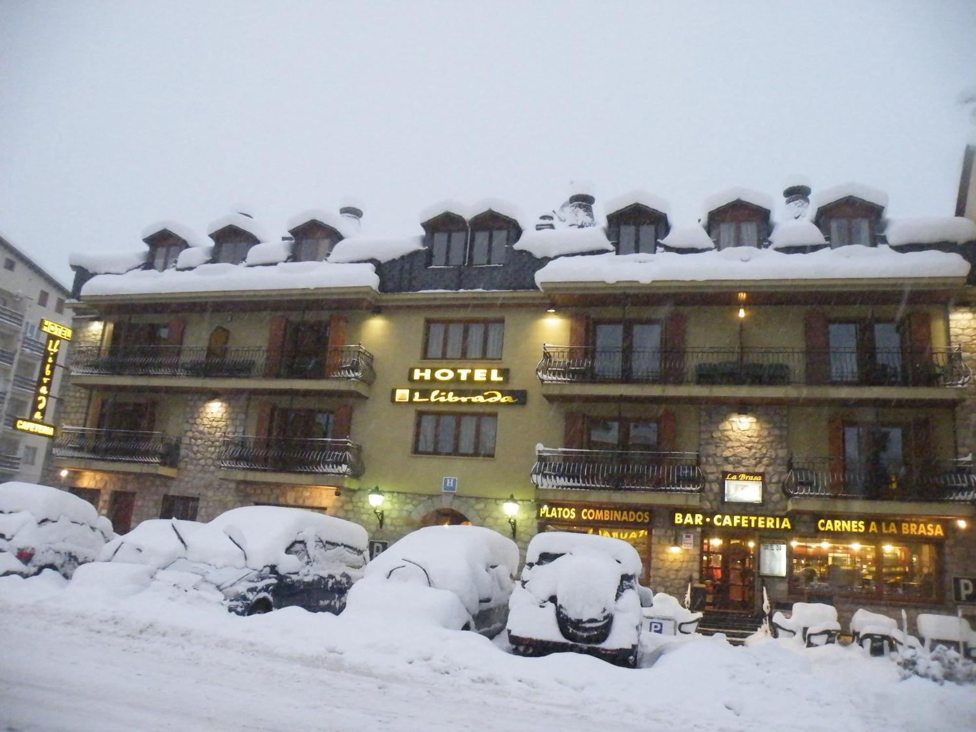 Hotel Llibrada Бенаске Экстерьер фото