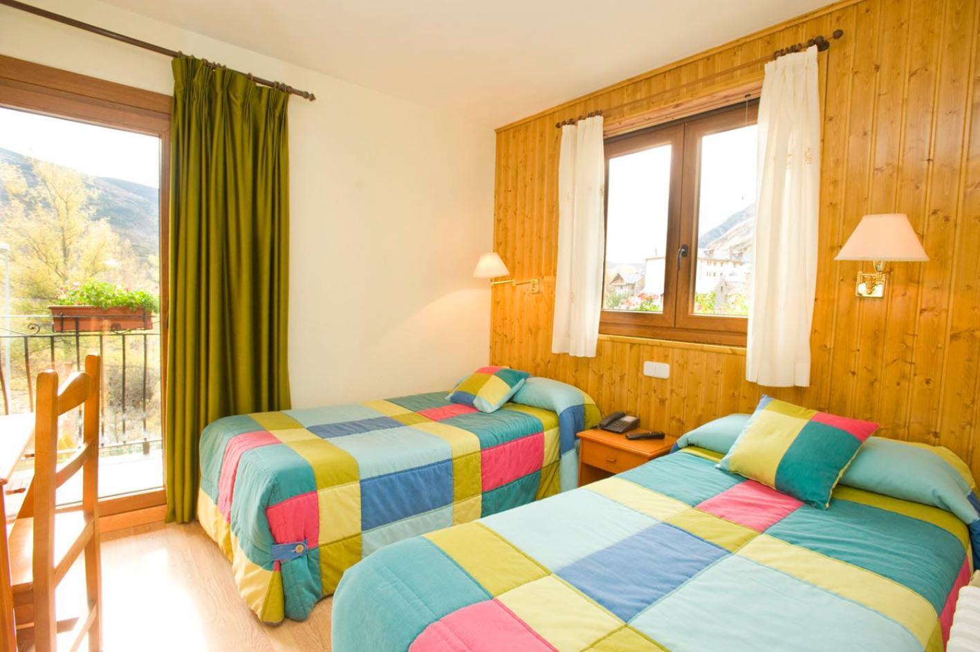 Hotel Llibrada Бенаске Экстерьер фото